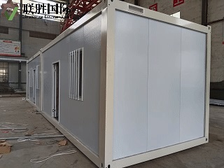 Een revolutie in betaalbare woningen met flat-pack containerhuizen